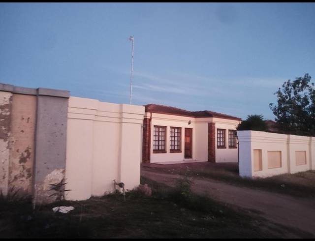 2 BEDROOM HOUSE FOR SALE IN MAKHADO